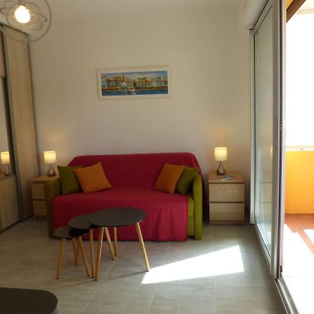 Charmant Studio Climatise Avec Balcon A 50M De La Plage - Le Lavandou Centre-Ville - Fr-1-308-110 외부 사진