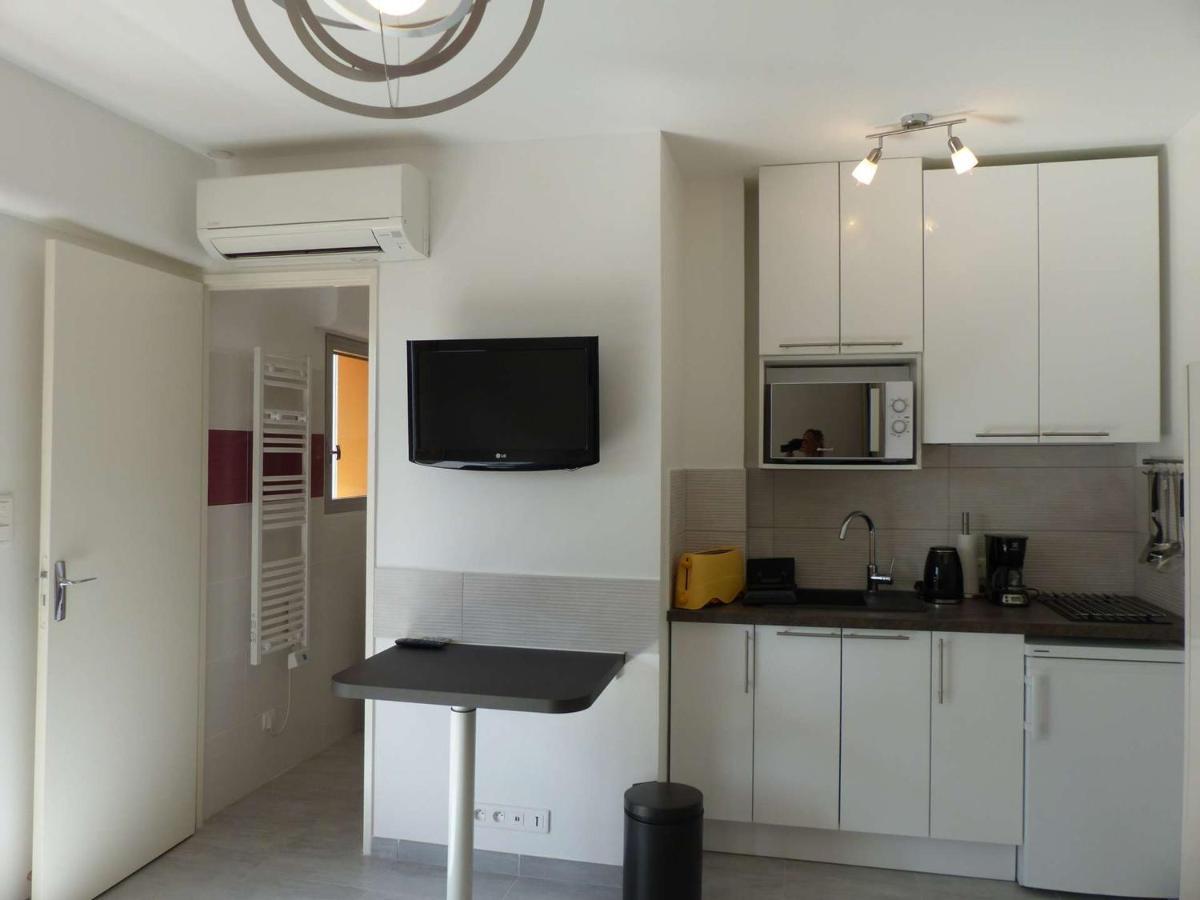 Charmant Studio Climatise Avec Balcon A 50M De La Plage - Le Lavandou Centre-Ville - Fr-1-308-110 외부 사진
