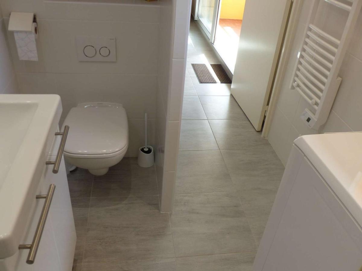 Charmant Studio Climatise Avec Balcon A 50M De La Plage - Le Lavandou Centre-Ville - Fr-1-308-110 외부 사진